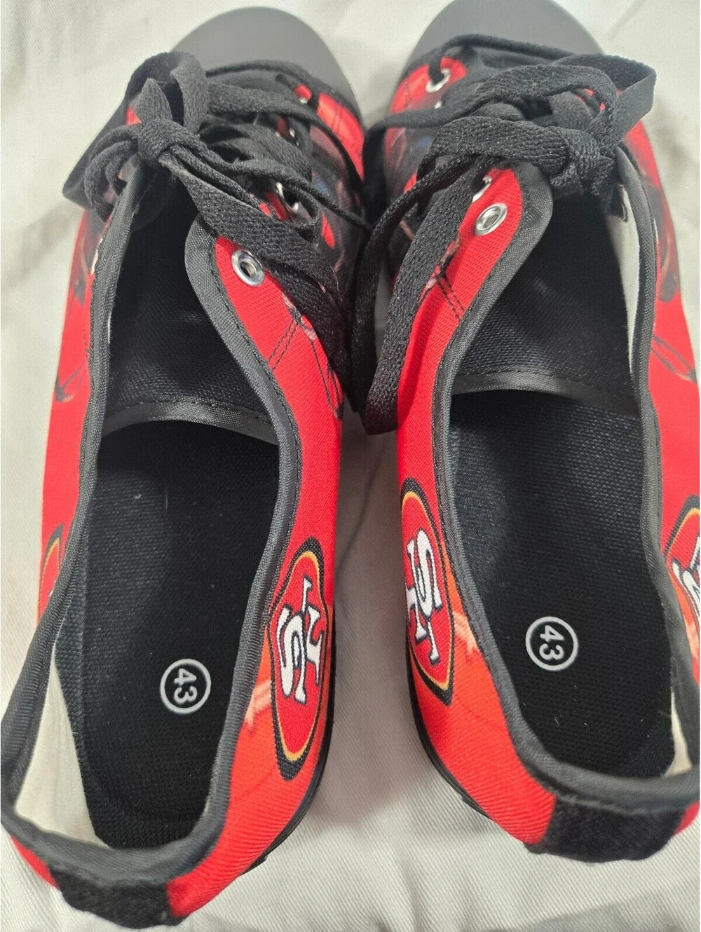 San Francisco 49ers Men's Low Top Canvas Sneakers NWT 10